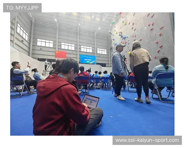 体育新闻中心记者连线现场,体育专栏记者